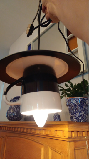 Cup and saucer light